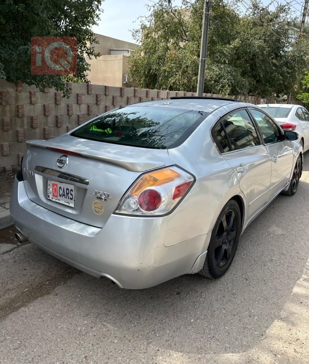 نيسان ألتيما